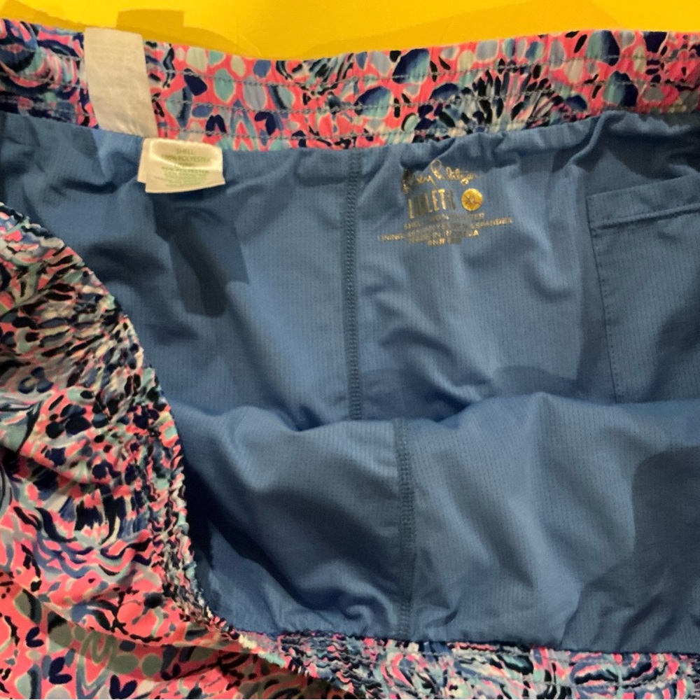 Lilly Pulitzer Luxletic Ocean Trail shorts sz XL - Picture 3 of 4